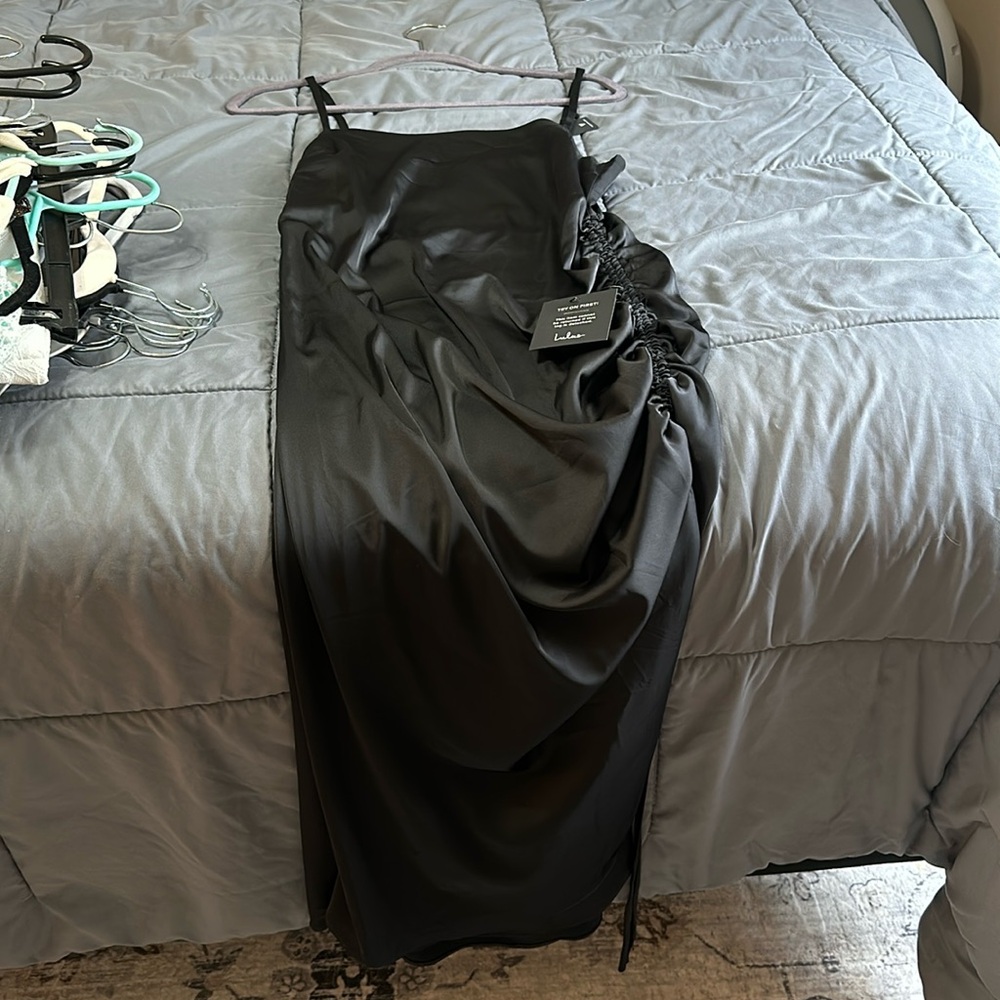 Lulus black dress. Size large